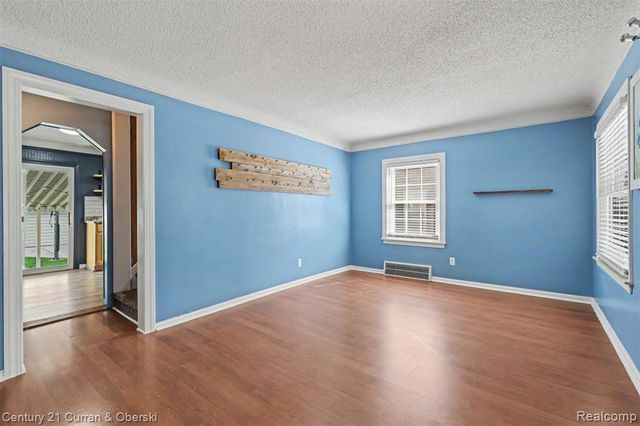15606 Hanover Avenue, Allen Park, MI 48101