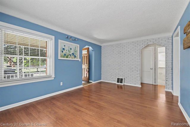 15606 Hanover Avenue, Allen Park, MI 48101