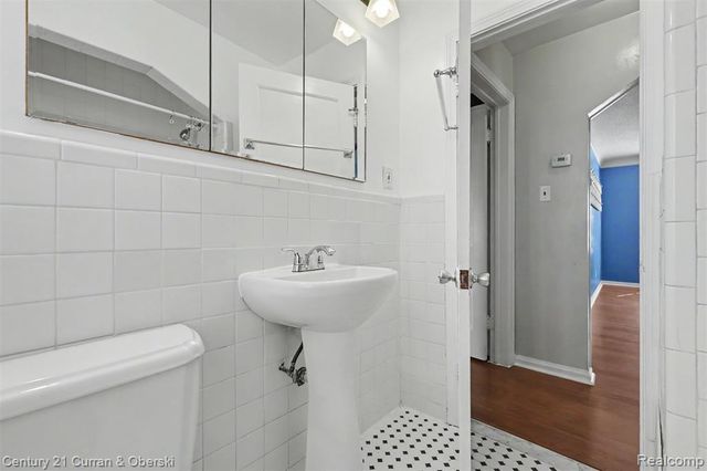 15606 Hanover Avenue, Allen Park, MI 48101