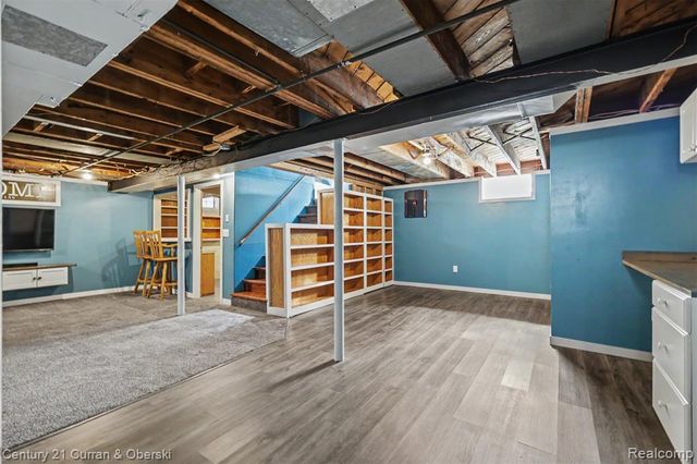 15606 Hanover Avenue, Allen Park, MI 48101