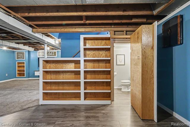 15606 Hanover Avenue, Allen Park, MI 48101