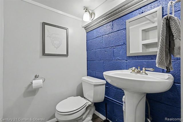 15606 Hanover Avenue, Allen Park, MI 48101