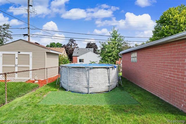 15606 Hanover Avenue, Allen Park, MI 48101
