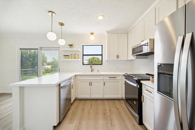 33 Lakewood Lane, Seabrook, TX 77586