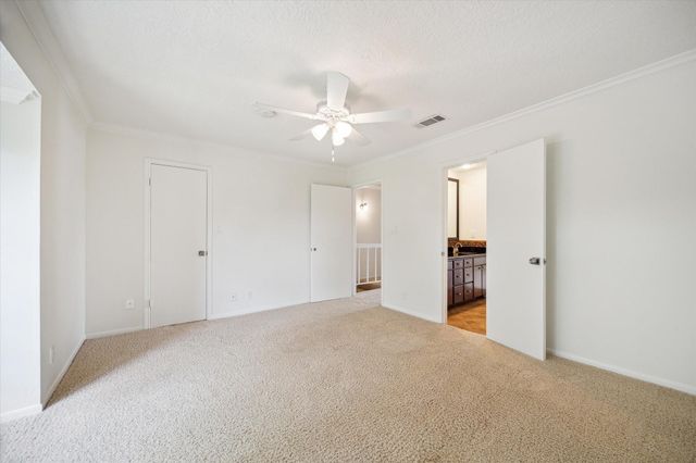 33 Lakewood Lane, Seabrook, TX 77586