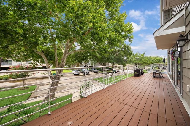 33 Lakewood Lane, Seabrook, TX 77586