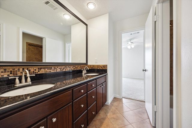 33 Lakewood Lane, Seabrook, TX 77586