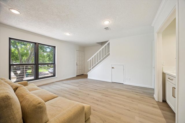 33 Lakewood Lane, Seabrook, TX 77586