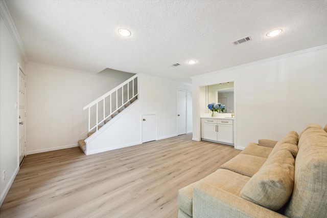 33 Lakewood Lane, Seabrook, TX 77586