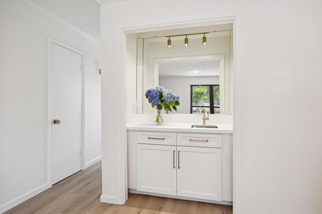 33 Lakewood Lane, Seabrook, TX 77586