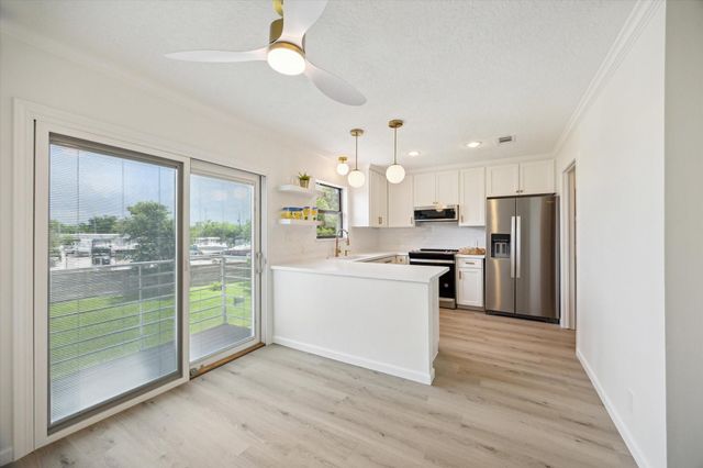 33 Lakewood Lane, Seabrook, TX 77586