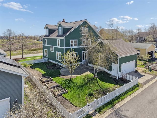 884 Blazing Star Road, Grayslake, IL 60030