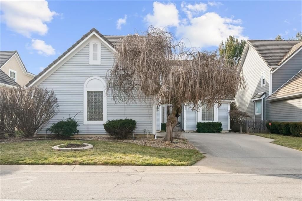 12204 Sagamore Road, Leawood, KS 66209