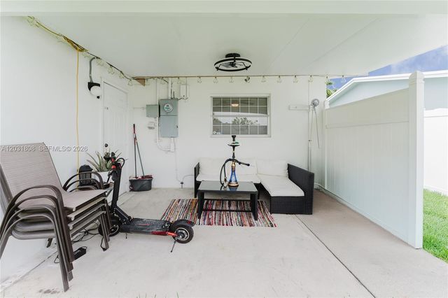 2604 NW 48th St, Tamarac, FL 33309