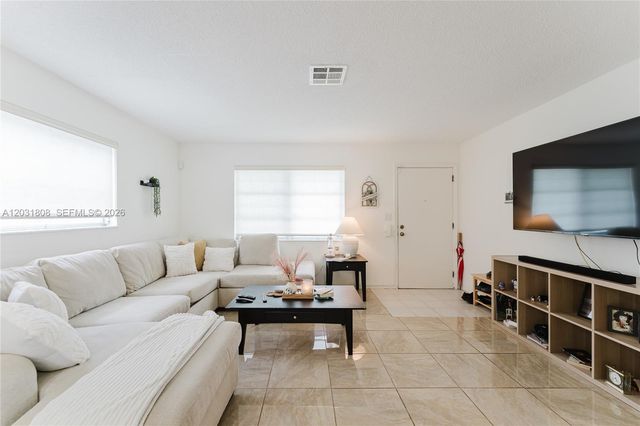 2604 NW 48th St, Tamarac, FL 33309