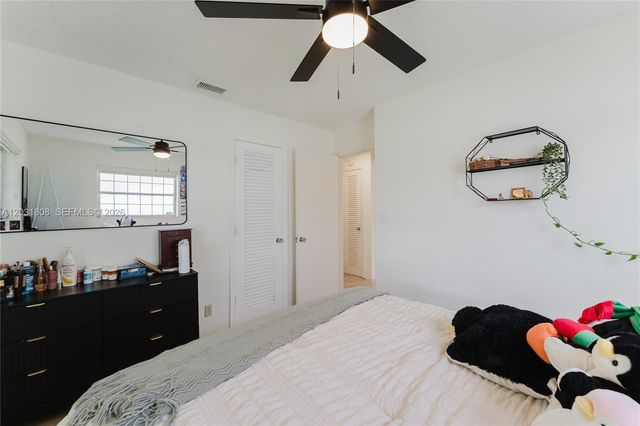 2604 NW 48th St, Tamarac, FL 33309