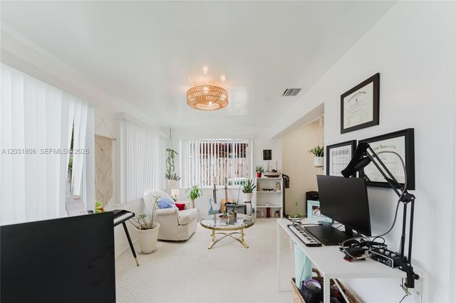 2604 NW 48th St, Tamarac, FL 33309