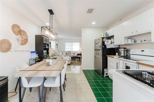 2604 NW 48th St, Tamarac, FL 33309