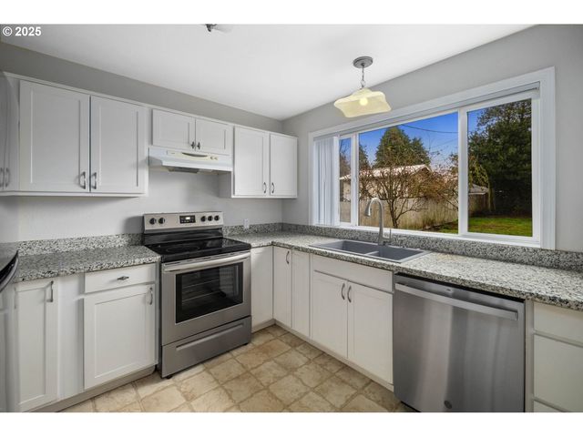 108 Ne WHITNEY St, Camas, WA 98607