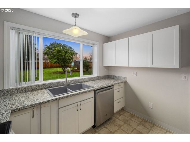 108 Ne WHITNEY St, Camas, WA 98607