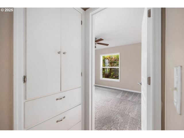 108 Ne WHITNEY St, Camas, WA 98607