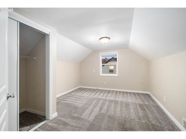 108 Ne WHITNEY St, Camas, WA 98607