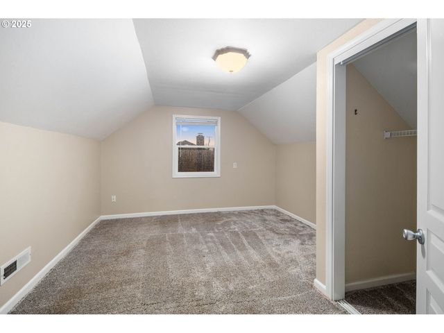 108 Ne WHITNEY St, Camas, WA 98607