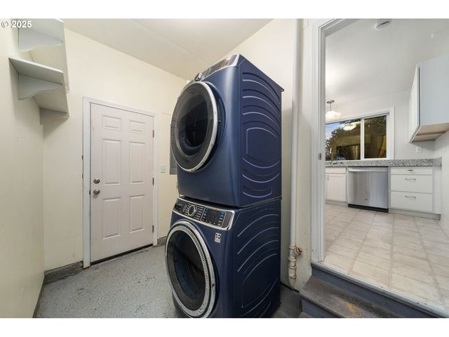 108 Ne WHITNEY St, Camas, WA 98607