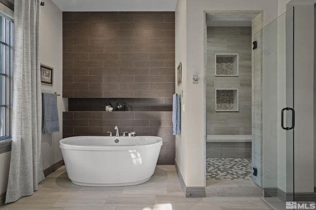 20588 Chanson Way, Reno, NV 89511