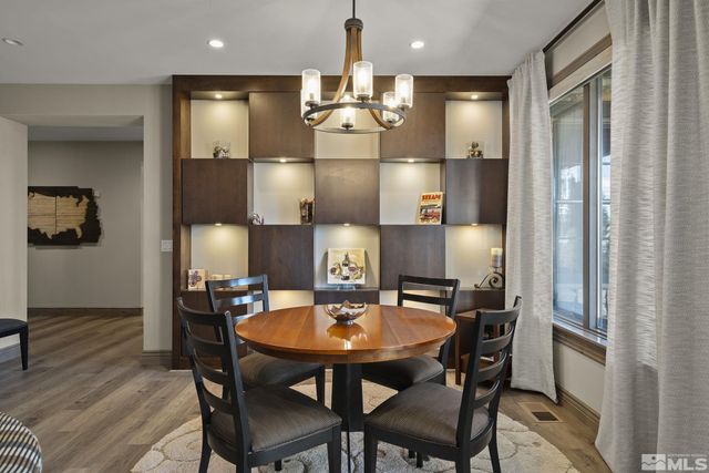 20588 Chanson Way, Reno, NV 89511