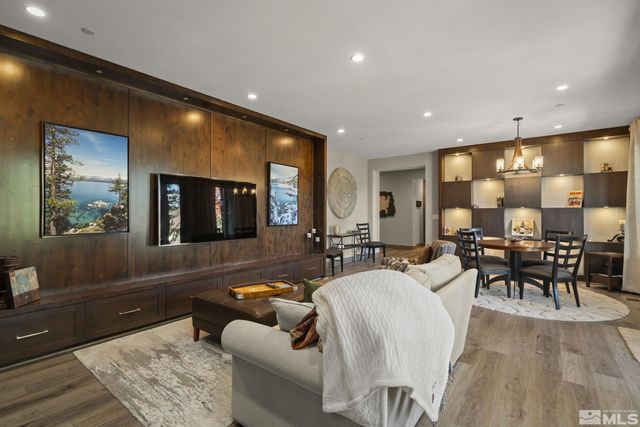 20588 Chanson Way, Reno, NV 89511