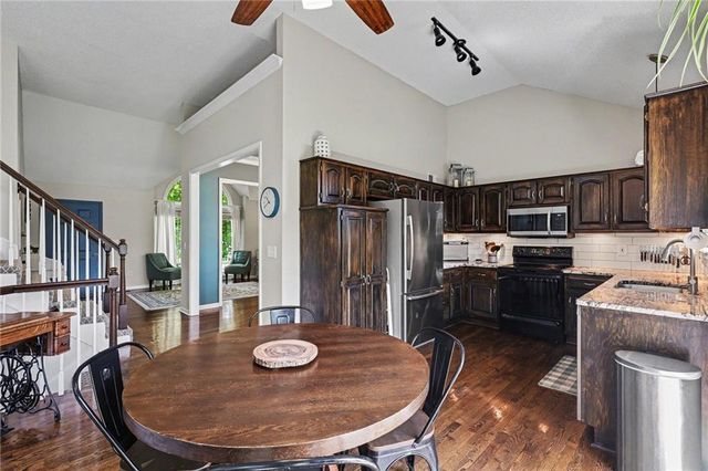 21620 W 53rd Street, Shawnee, KS 66226