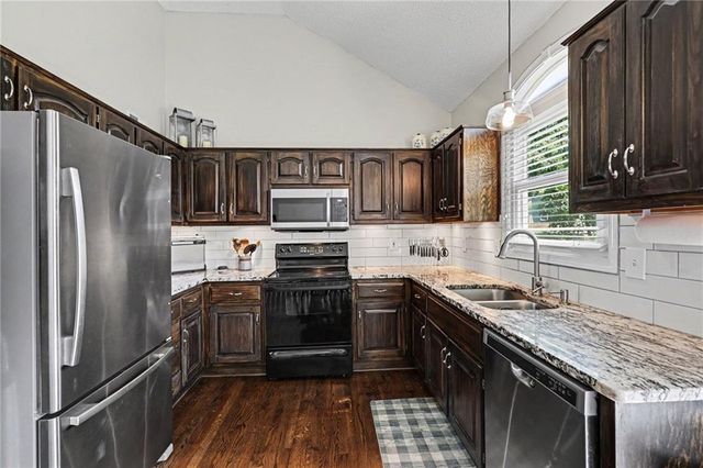 21620 W 53rd Street, Shawnee, KS 66226