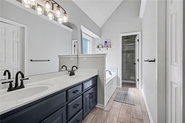 21620 W 53rd Street, Shawnee, KS 66226