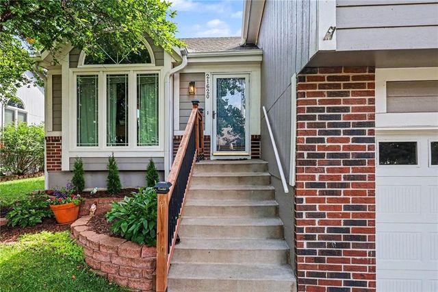 21620 W 53rd Street, Shawnee, KS 66226