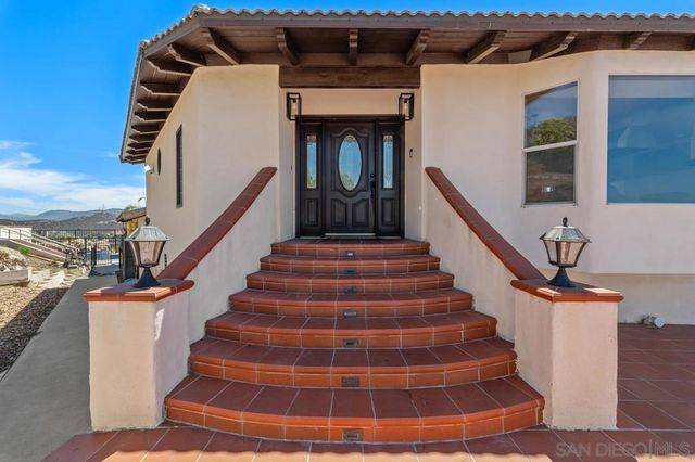 2155 Vista Valley Rim Pl, El Cajon, CA 92019