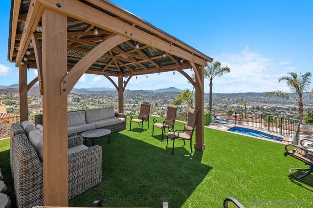 2155 Vista Valley Rim Pl, El Cajon, CA 92019