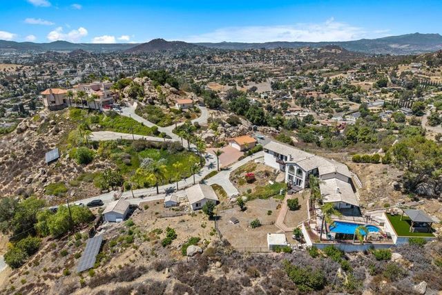 2155 Vista Valley Rim Pl, El Cajon, CA 92019