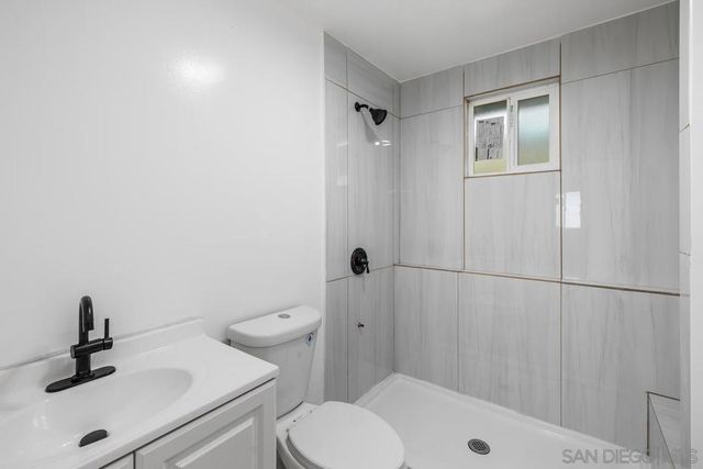 2155 Vista Valley Rim Pl, El Cajon, CA 92019