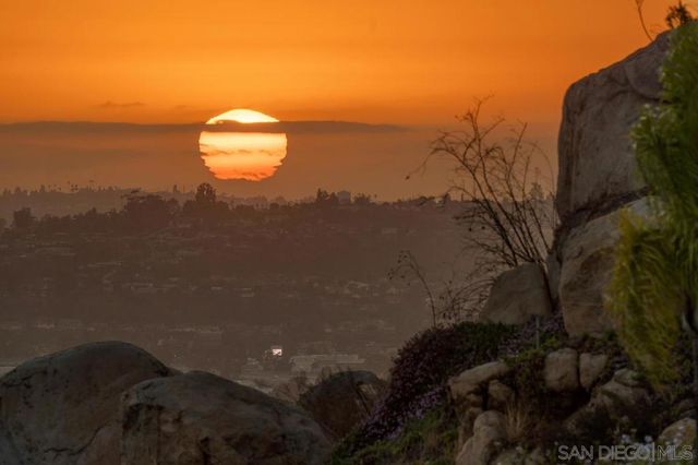 2155 Vista Valley Rim Pl, El Cajon, CA 92019