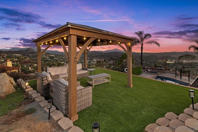 2155 Vista Valley Rim Pl, El Cajon, CA 92019