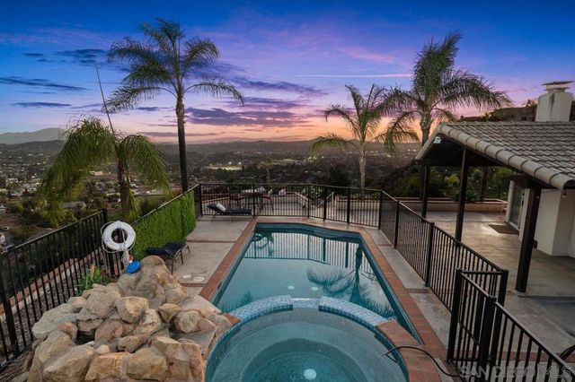 2155 Vista Valley Rim Pl, El Cajon, CA 92019