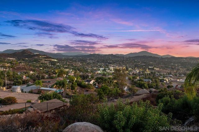 2155 Vista Valley Rim Pl, El Cajon, CA 92019
