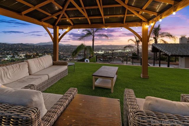 2155 Vista Valley Rim Pl, El Cajon, CA 92019