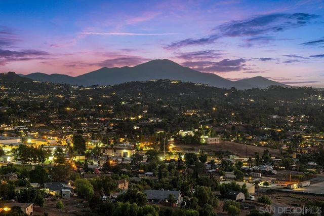 2155 Vista Valley Rim Pl, El Cajon, CA 92019