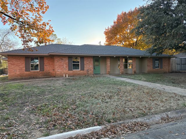 2303 Royal Acres Drive, Denton, TX 76209