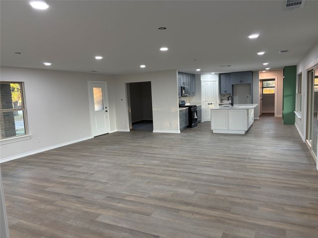 2303 Royal Acres Drive, Denton, TX 76209