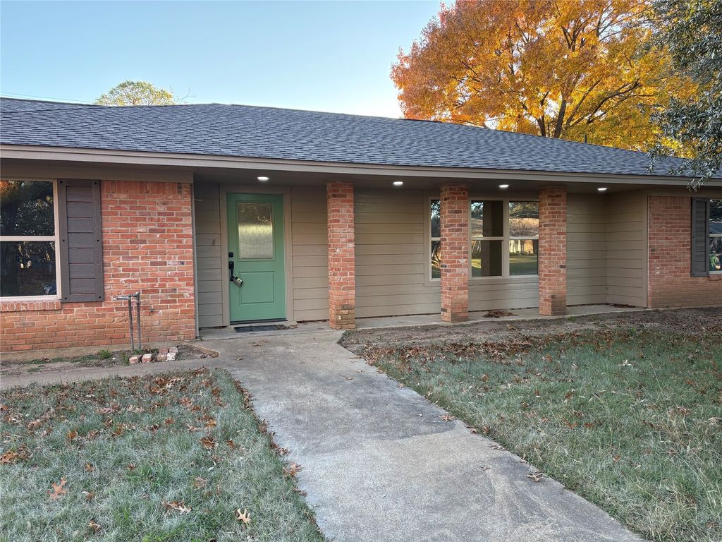 2303 Royal Acres Drive, Denton, TX 76209