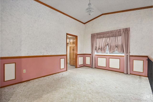 5900 Dorset Drive, Bakersfield, CA 93306