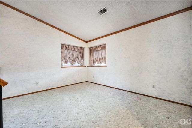 5900 Dorset Drive, Bakersfield, CA 93306